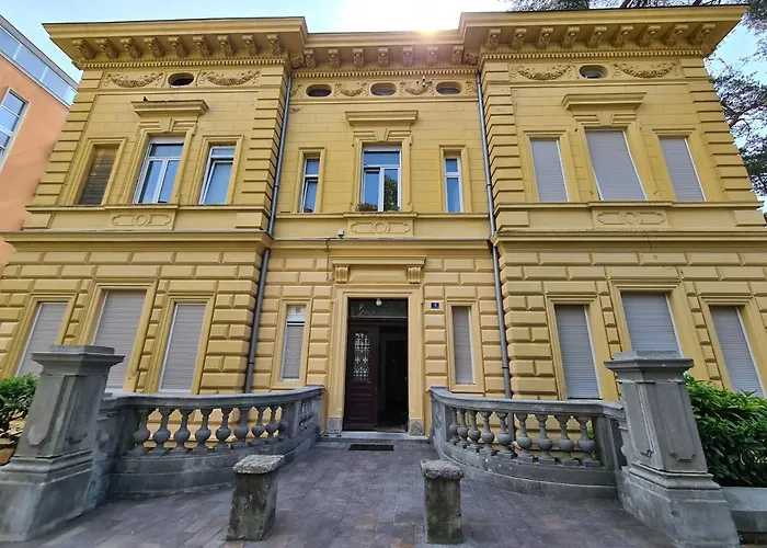 Yacht Club 오파티아