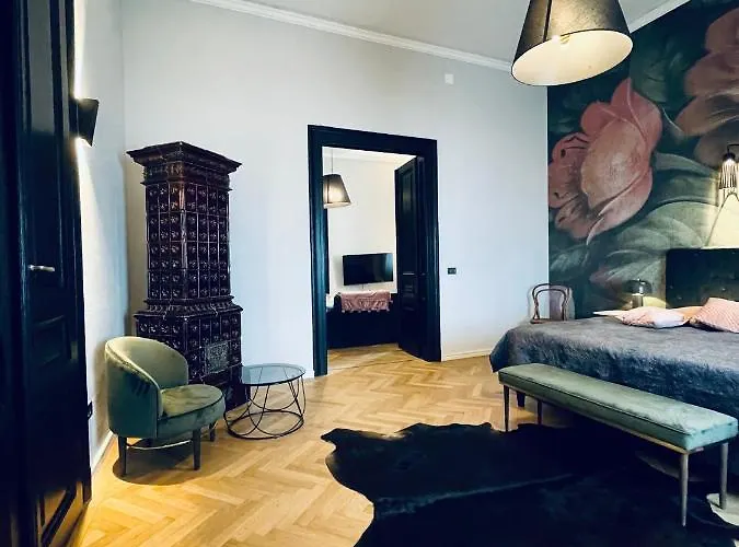 Yacht Club Apartment