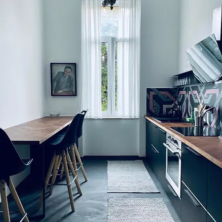 Yacht Club * Οπατία