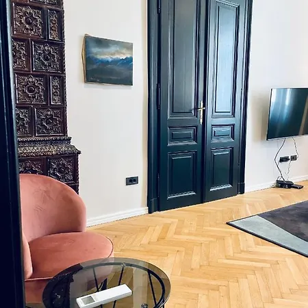 Yacht Club * Οπατία